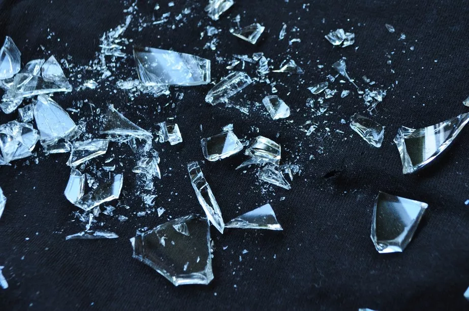 glass-1818065_1920