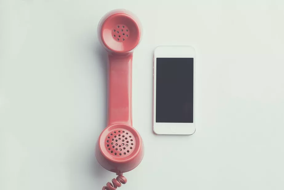 apple-device-cellphone-communication-594452
