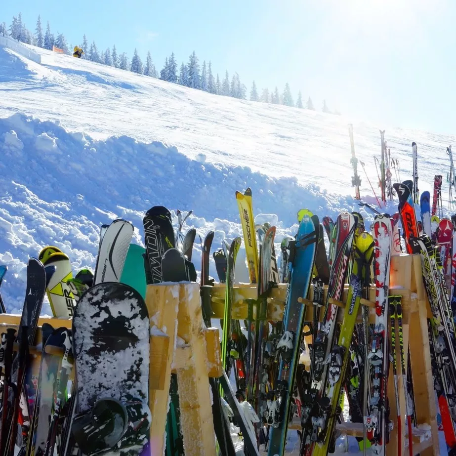 skiing in japan